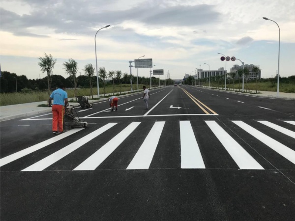 桐乡夜间道路划线施工噪音太大扰民怎么办，这事儿到底该怎么破？